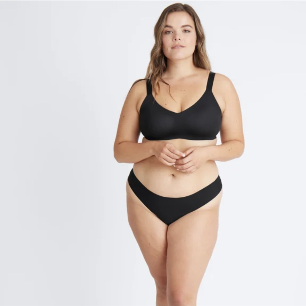 Knix Padded V-Neck Wireless Bra - Picture 4 of 8